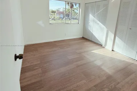 2106 Sherwood Forest Blvd # 17, West Palm Beach FL 33415