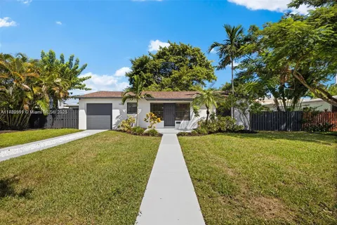 1635 Liberty St, Hollywood FL 33020