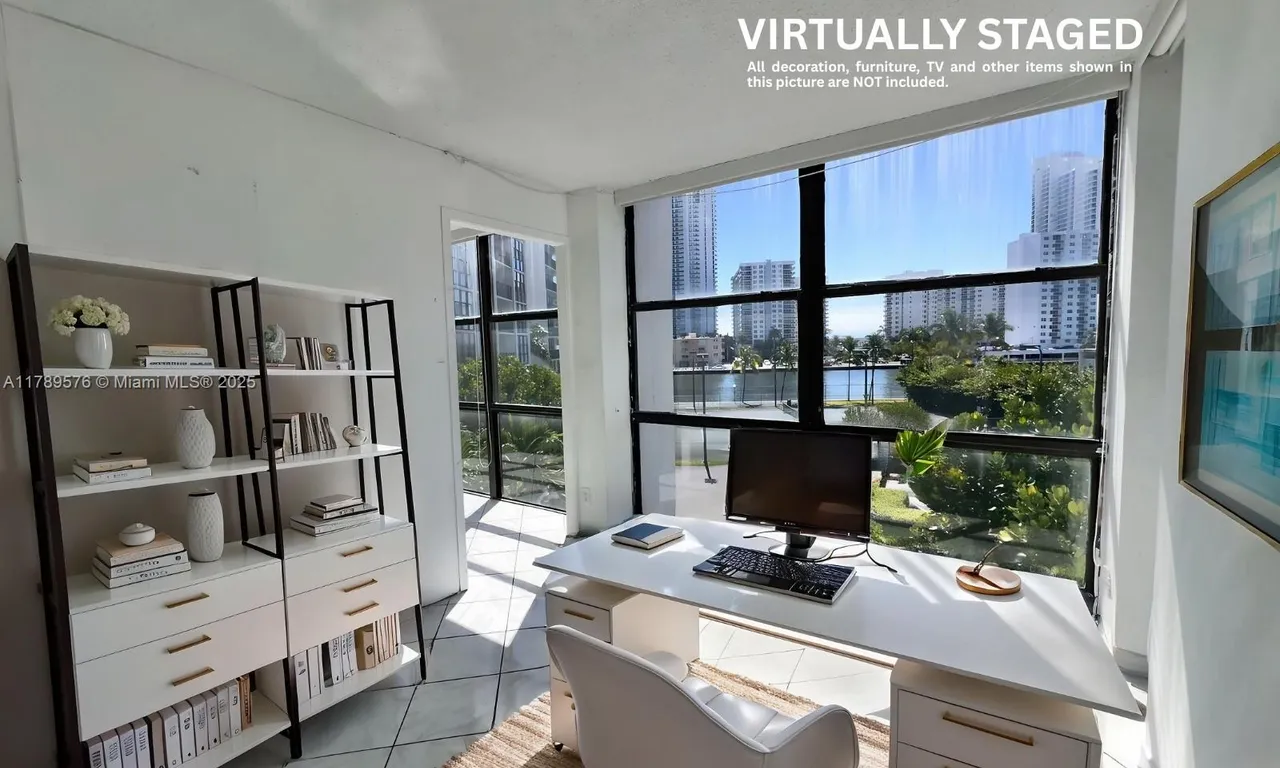 1000 Parkview Dr # 424, Hallandale Beach FL 33009