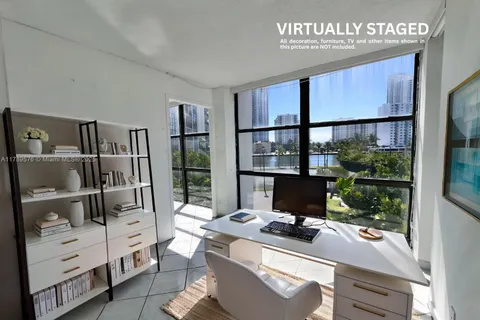 1000 Parkview Dr # 424, Hallandale Beach FL 33009