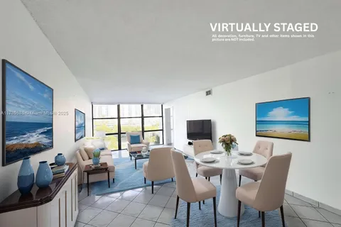 1000 Parkview Dr # 424, Hallandale Beach FL 33009