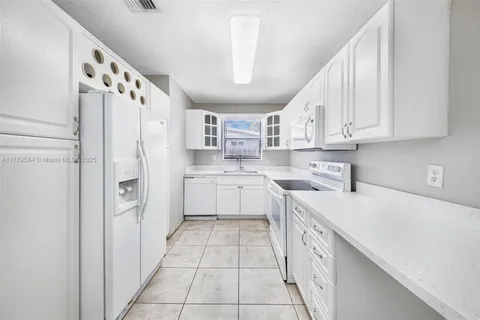4138 NW 12th Ter, Oakland Park FL 33309