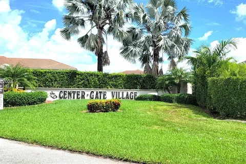 2002 SE 26th Ln # 201, Homestead FL 33035