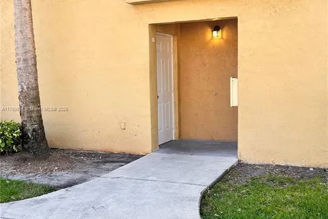 7820 NW 7 STREET # 101, Pembroke Pines FL 33024