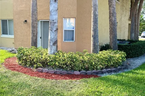 7820 NW 7 STREET # 101, Pembroke Pines FL 33024