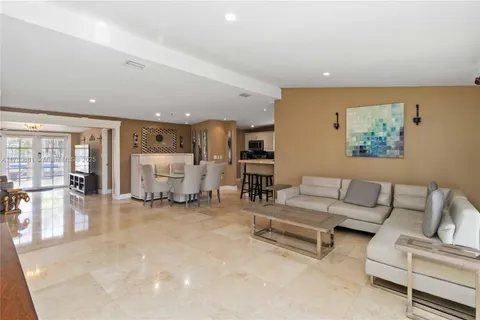 2543 Marathon Ln, Fort Lauderdale FL 33312