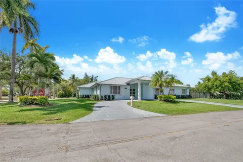 8400 SW 184th Ln, Cutler Bay FL 33157