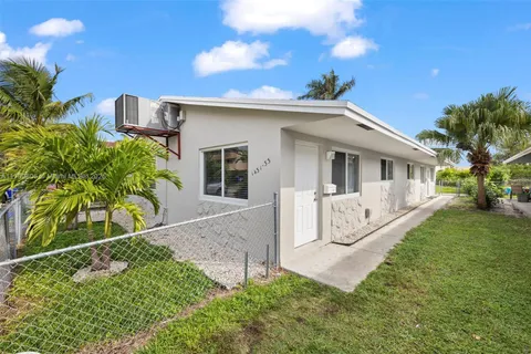 1431 N 14th Way # B, Hollywood FL 33020