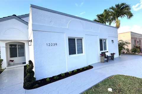 12239 NW 7th St, Miami FL 33182
