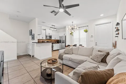 151 SW 7th Ct, Pompano Beach FL 33060