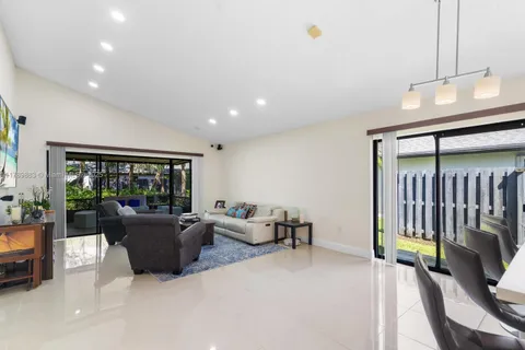 371 Fairway Cir # 56, Weston FL 33326