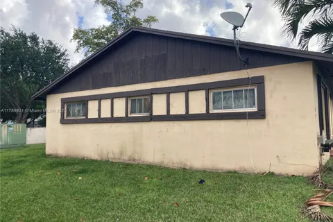 9531 W Heather Ln, Miramar FL 33025