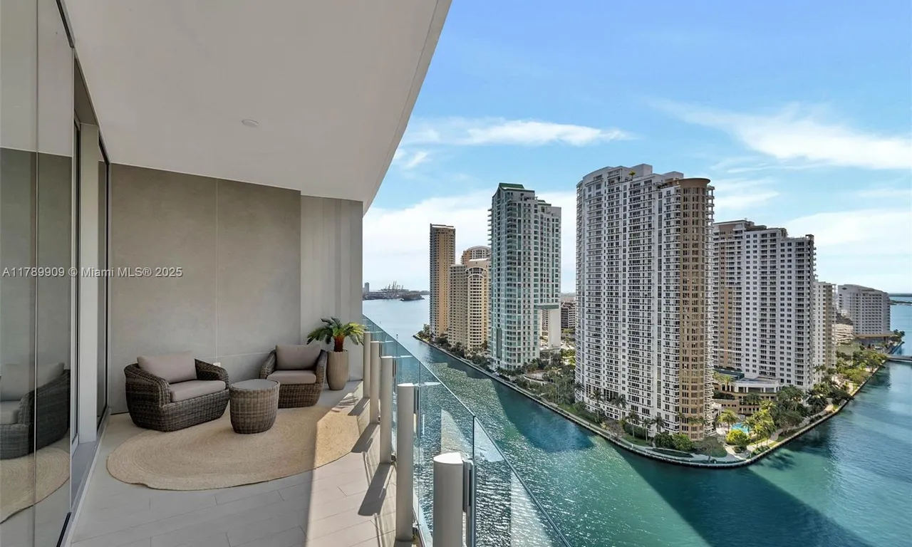 300 Biscayne Blvd Way # 2007W, Miami FL 33130