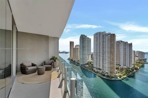 300 Biscayne Blvd Way # 2007W, Miami FL 33130