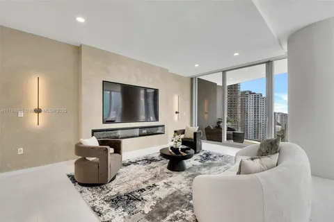 300 Biscayne Blvd Way # 2007W, Miami FL 33130