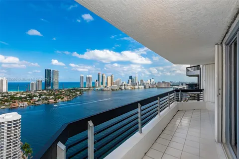 3530 Mystic Pointe Dr, Aventura FL 33180