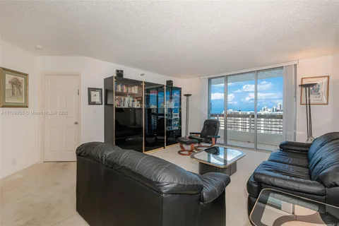 3530 Mystic Pointe Dr, Aventura FL 33180