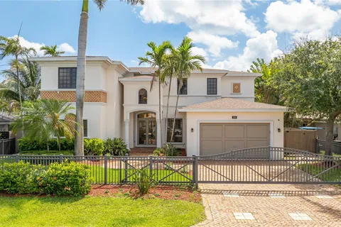 260 NE Wavecrest Ct, Boca Raton FL 33432