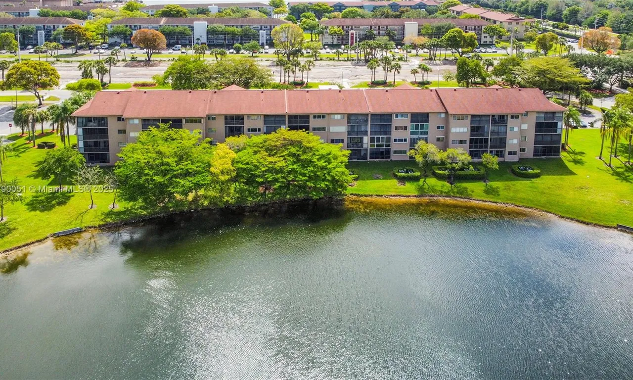 1400 SW 137 Ave # 311F, Pembroke Pines FL 33027