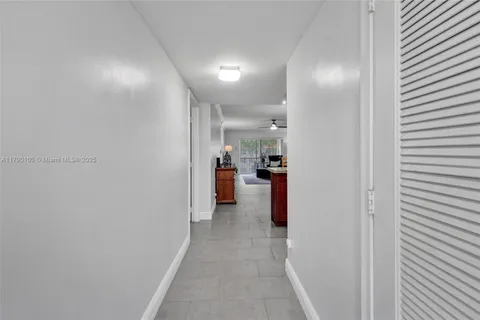 830 S Hollybrook Dr # 310, Pembroke Pines FL 33025