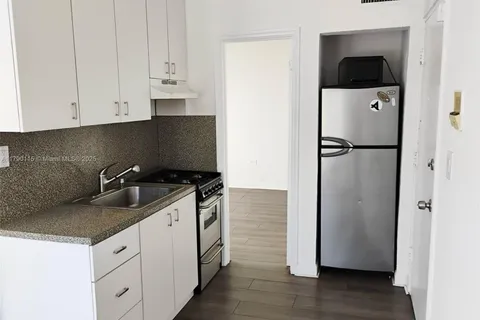 1555 Pennsylvania Ave # 202, Miami Beach FL 33139