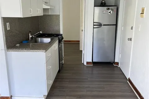1555 Pennsylvania Ave # 202, Miami Beach FL 33139