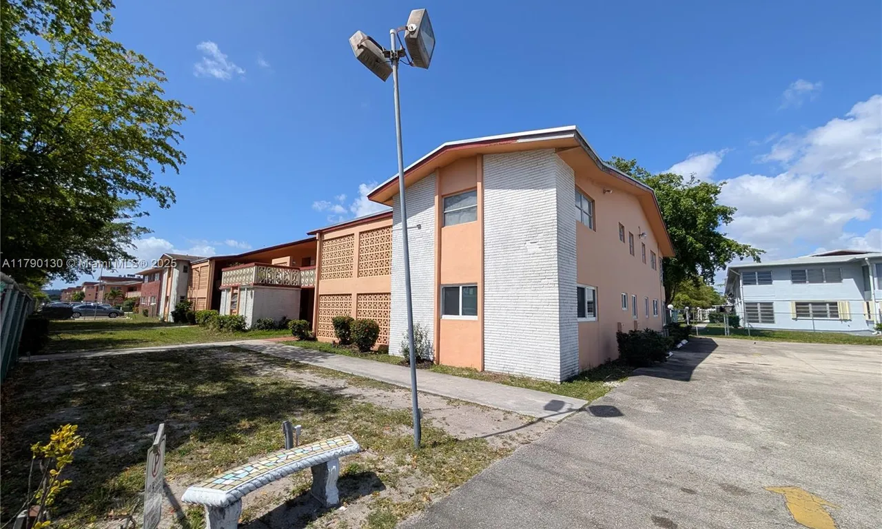19080 NE 3rd Ct # 311, Miami FL 33179