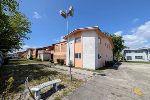 19080 NE 3rd Ct # 311, Miami FL 33179