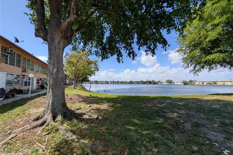19080 NE 3rd Ct # 311, Miami FL 33179