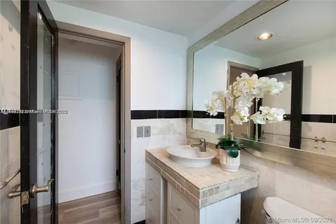 641 Espanola Way # 9, Miami Beach FL 33139