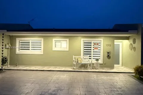 10112 SW 21st Ter, Miami FL 33165