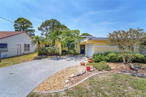359 SW 32nd Ave, Deerfield Beach FL 33442