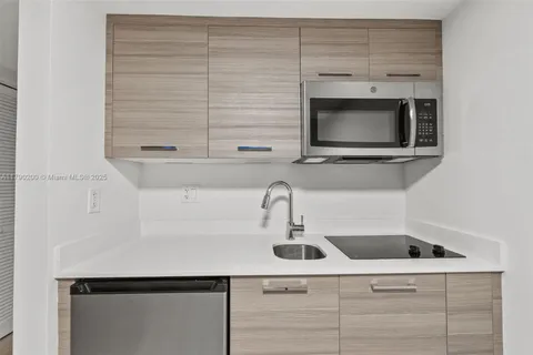 1756 N Bayshore Dr # 10J, Miami FL 33132
