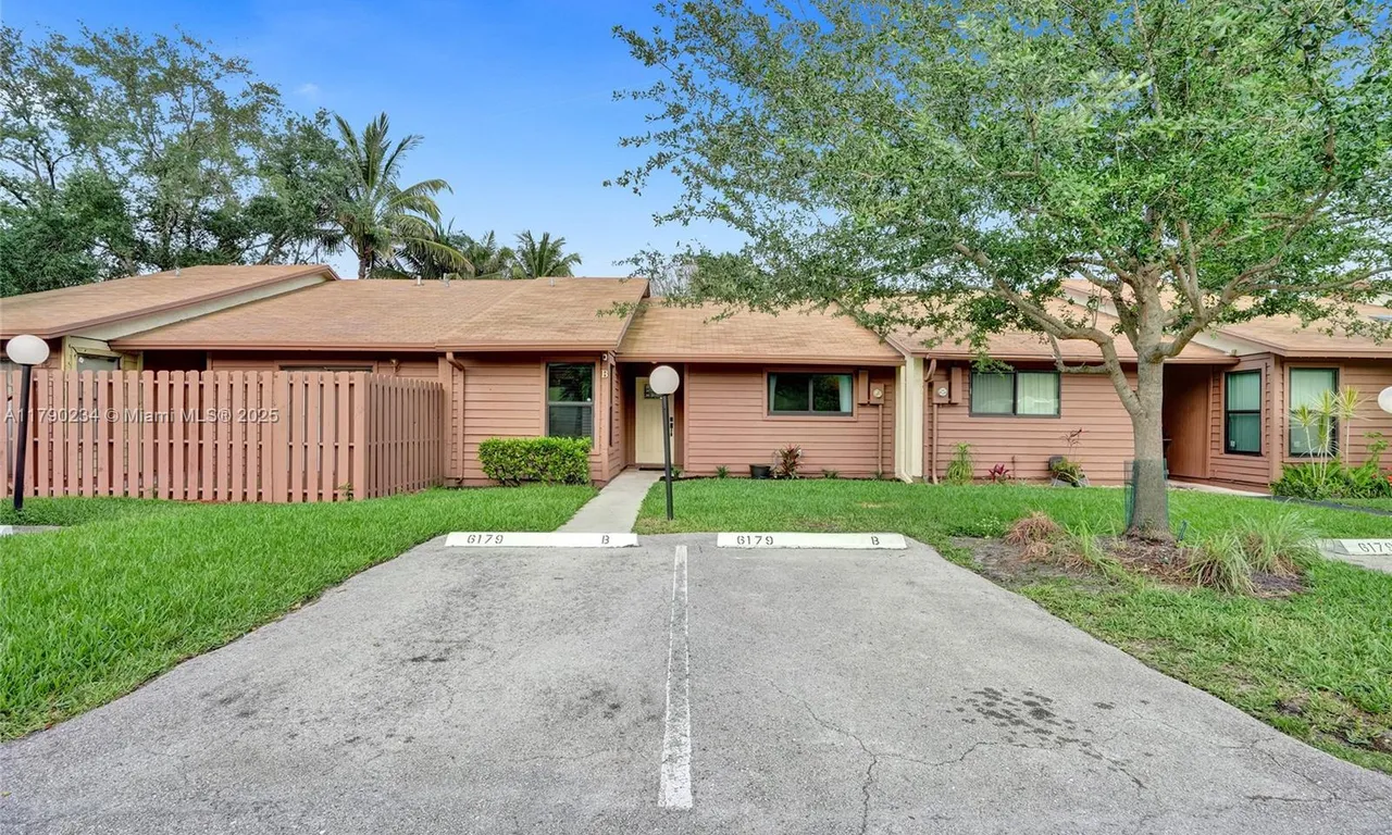6179 Pine Tree Ln # B, Tamarac FL 33319