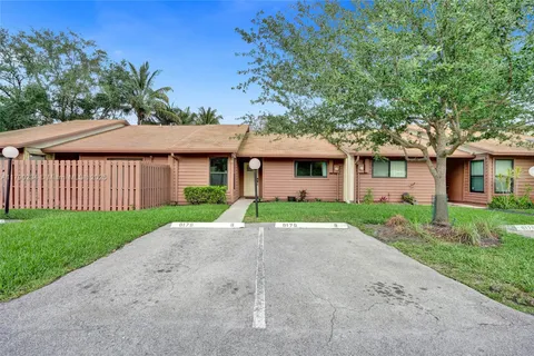 6179 Pine Tree Ln # B, Tamarac FL 33319