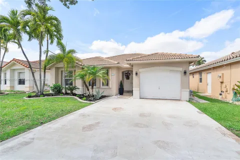 13995 S Cypress Cove Cir, Davie FL 33325