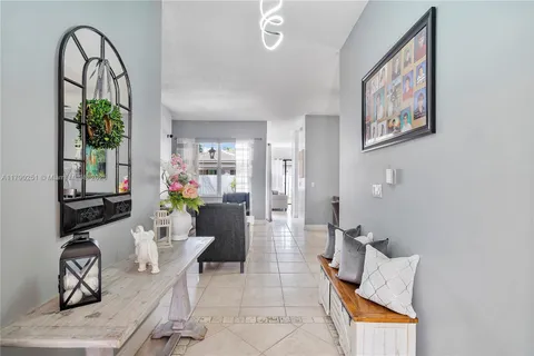 13995 S Cypress Cove Cir, Davie FL 33325
