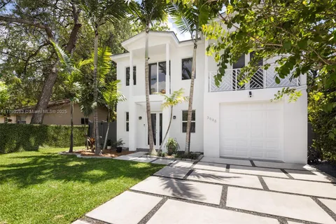 3648 Oak Ave, Coconut Grove FL 33133