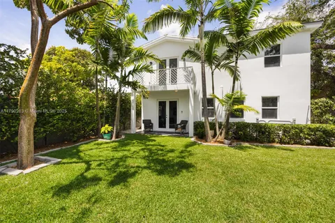 3648 Oak Ave, Coconut Grove FL 33133
