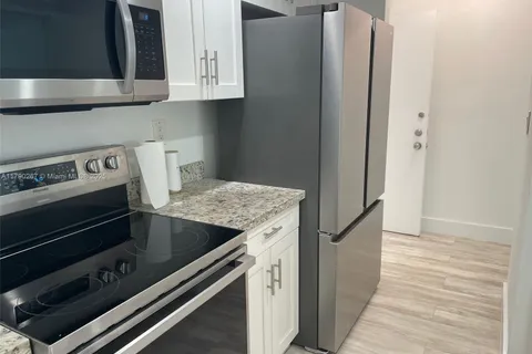 460 W Park Dr # 207, Miami FL 33172