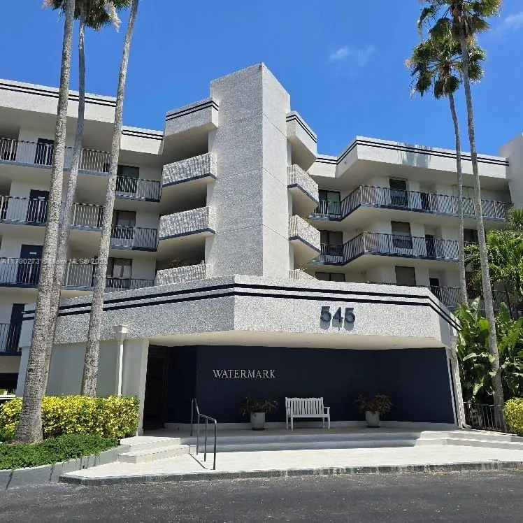 545 SE 12th St # 305, Dania Beach FL 33004