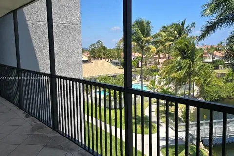 545 SE 12th St # 305, Dania Beach FL 33004