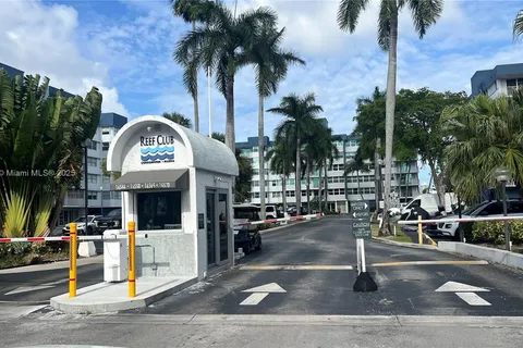 16570 NE 26th Ave # 4A, North Miami Beach FL 33160