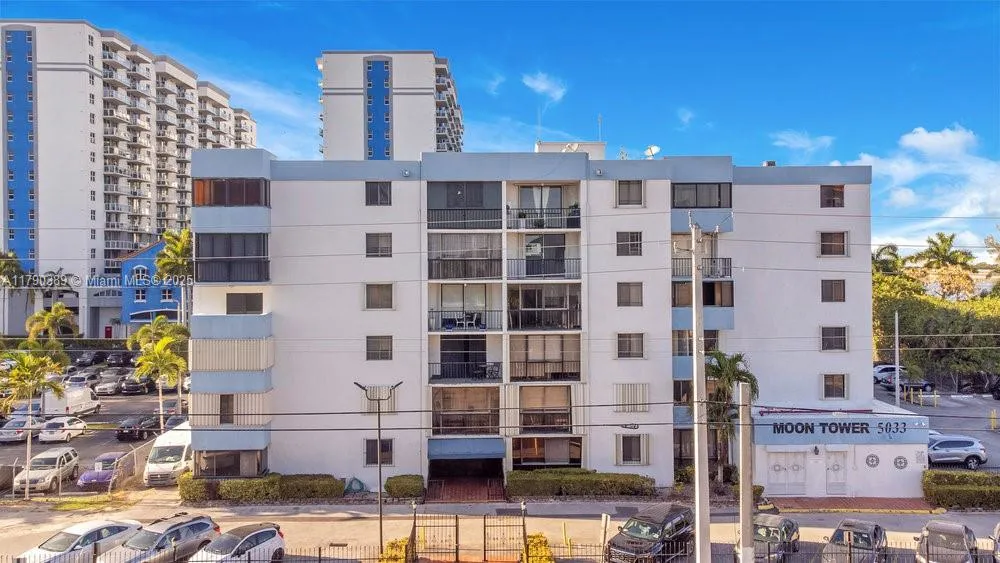 5033 NW 7th St # 208, Miami FL 33126