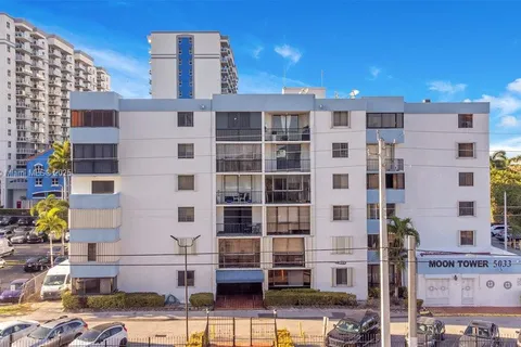 5033 NW 7th St # 208, Miami FL 33126