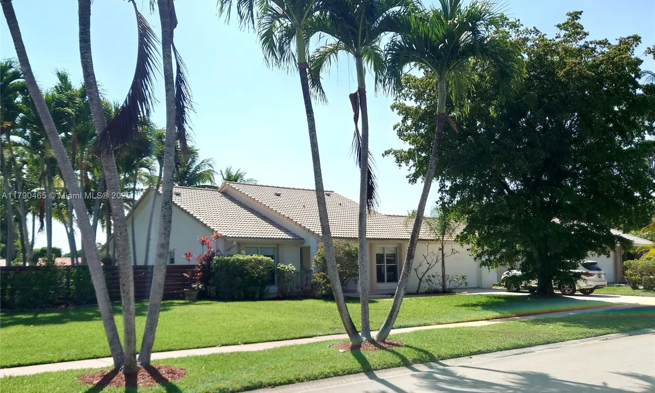 21367 Chinaberry Dr, Boca Raton FL 33428
