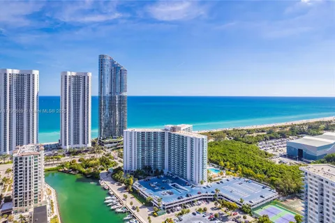 100 Bayview Dr # 314, Sunny Isles Beach FL 33160