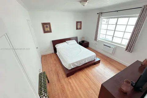 7445 Harding Ave # 213, Miami Beach FL 33141