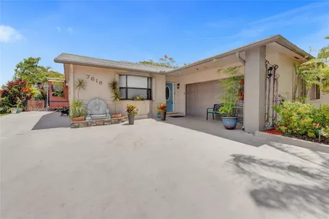 7618 NW 88th Cir, Tamarac FL 33321