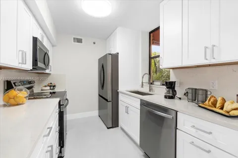 7153 Promenade Dr # 302, Boca Raton FL 33433